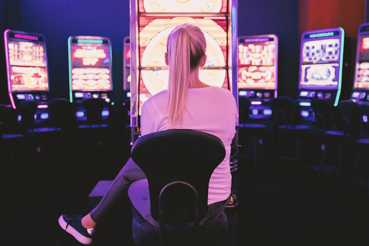 zhugeslot platform interface showing sportsbook, live-dealer, and slot game categories